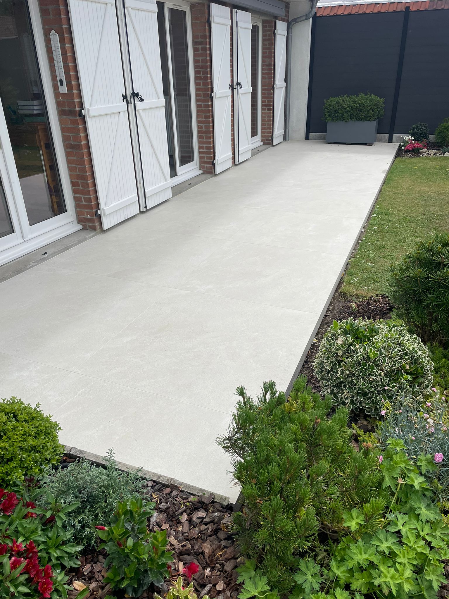 Carrelage grand format posé par CS Création dans la métropole lilloise